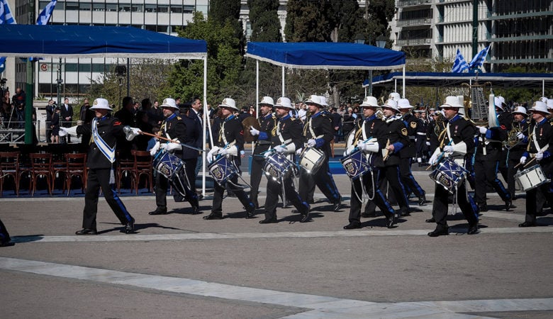 Η μπάντα των ενόπλων δυνάμεων έπαιξε το «Μακεδονία Ξακουστή»