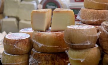«Χρυσός» το τυρί και το γιαούρτι – Δίχως τέλος το ράλι των αυξήσεων
