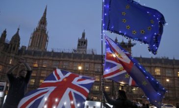 Το Λονδίνο παρουσιάζει σχέδια έκτακτης ανάγκης για την περίπτωση ενός Brexit χωρίς συμφωνία