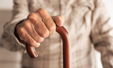 Αμφιλοχία: Έδεσαν ζευγάρι ηλικιωμένων μέσα στο σπίτι του – Νεκρός ο άνδρας 91 ετών