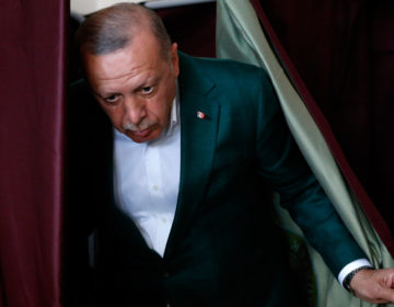 Με αίμα βάφτηκαν οι κάλπες στην Τουρκία – Έχασε Άγκυρα και Σμύρνη ο Ταγίπ