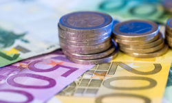 Δάνειο-«μαμούθ» 270 δισ. ευρώ θα ζητήσει η Γαλλία από τις αγορές το 2023