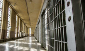 Προφυλακίστηκαν ο Βούλγαρος και ο αρχιφύλακας για το έγκλημα στις Φυλακές Δομοκού