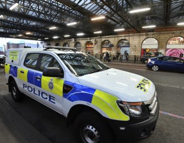 Έρευνες της βρετανικής αστυνομίας για ύποπτα αντικείμενα