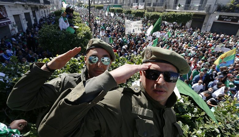 Παραιτήθηκε ο πρόεδρος Μπουτεφλίκα από την ηγεσία της Αλγερίας