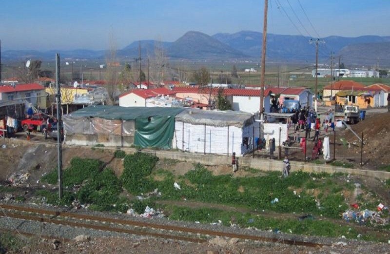 Έντεκα συλλήψεις στον καταυλισμό Ρομά στο Πυρί Θηβών – News.gr