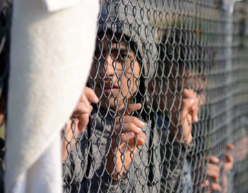 «Η ενσωμάτωση των προσφύγων και μεταναστών σε μια νέα χώρα μπορεί να αποδειχθεί πιο τραυματική από τον πόλεμο»