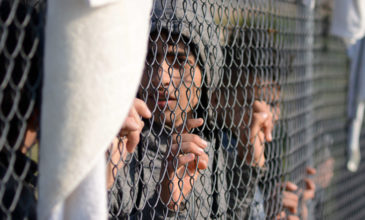 Αντιδράσεις για 56 αιτούντες ασύλου που μεταφέρθηκαν στην Μυτιλήνη