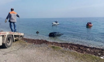 Αυτοκίνητο έπεσε μέσα στη θάλασσα στη Μυτιλήνη