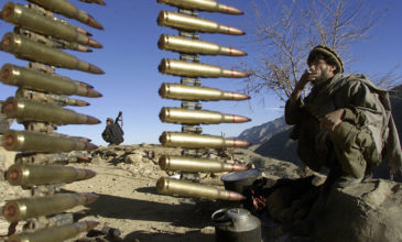 Ανέλπιστο… δώρο για τους Ταλιμπάν – Παίρνουν τον οπλισμό του εχθρού στο Αφγανιστάν