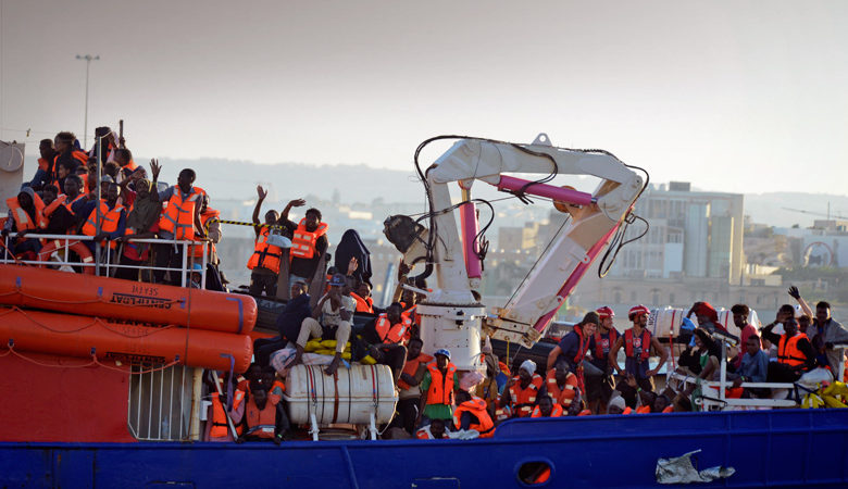Οδύσσεια δίχως τέλος για τους μετανάστες που διασώθηκαν ανοιχτά της Λιβύης