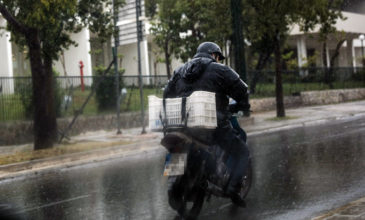 Σάκης Αρναούτογλου: Εν δυνάμει επικίνδυνες βροχές και καταιγίδες από τη Δευτέρα