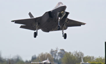 Η Πολωνία ανακοίνωσε πως θα αγοράσει μαχητικά στελθ F-35