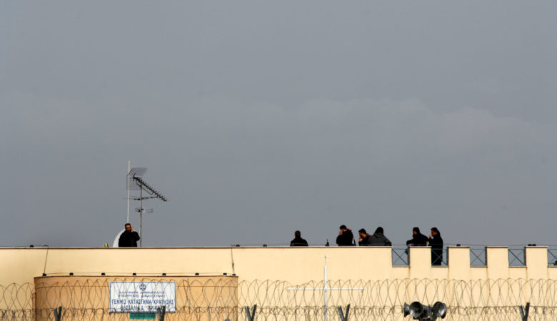 Δραπέτης των φυλακών Τρικάλων ο νεκρός στην αιματηρή ληστεία στα Τίρανα