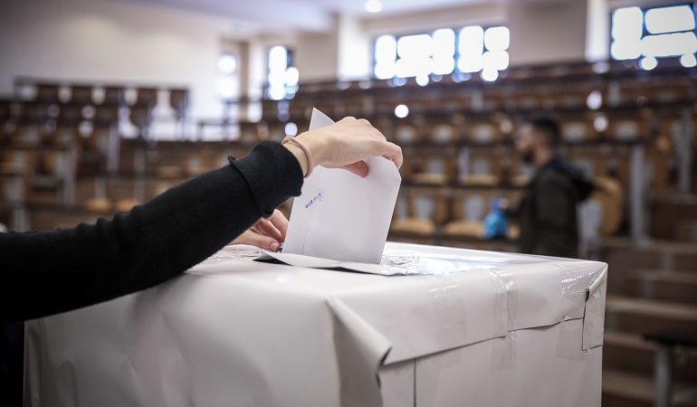 Οι φοιτητικές παρατάξεις αποχώρησαν από το Πάντειο, αναβάλλονται οι εκλογές