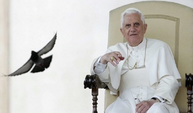 «Για τα σκάνδαλα της Ρωμαιοκαθολικής εκκλησίας φταίει η σεξουαλική επανάσταση του ’60»