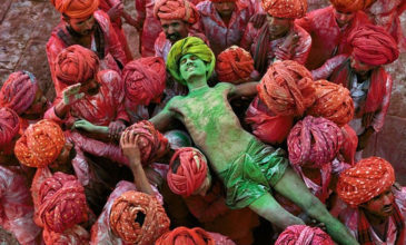 Η Ινδία μέσα από τον φακό του διάσημου φωτογράφου Steve McCurry