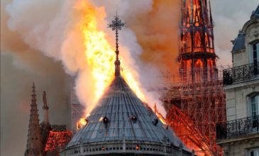 Παρανάλωμα του πυρός η Παναγία των Παρισίων – Εικόνες σοκ