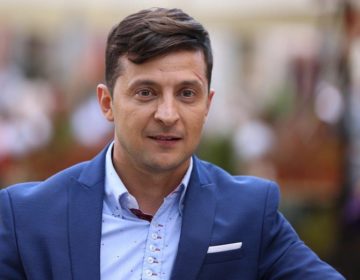 Μεγάλο προβάδισμα του κωμικού Ζελένσκι στις εκλογές στην Ουκρανία