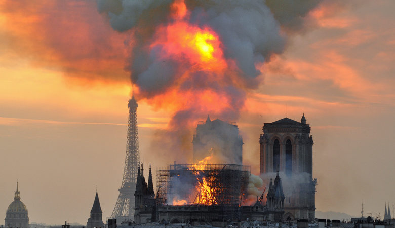 Παναγία των Παρισίων: Τα σενάρια συνομωσίας για την πυρκαγιά
