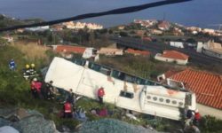 Πολύνεκρη τραγωδία στην Πορτογαλία με τουριστικό λεωφορείο