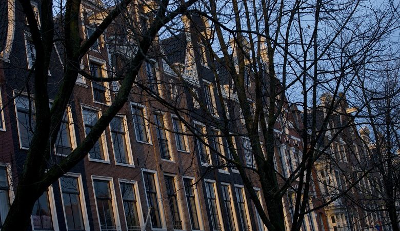 Πώς το Brexit δυσκολεύει τη ζωή όσων μένουν στο Άμστερνταμ