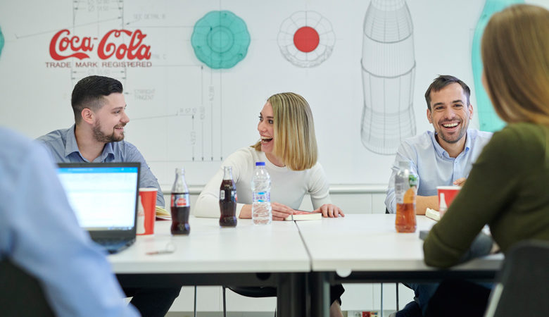 Η Coca-Cola Τρία Έψιλον στους εργοδότες επιλογής για τη Γενιά Y για 5η συνεχή χρονιά