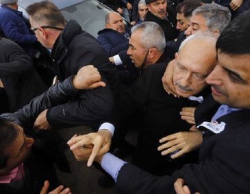 Επίθεση στην Άγκυρα δέχθηκε ο αρχηγός της τουρκικής αντιπολίτευσης