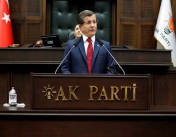 Νταβούτογλου: Η συμμαχία με τους εθνικιστές ήταν επιζήμια για τον Ερντογάν