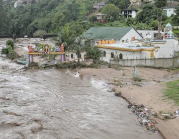 Δεκάδες νεκροί από πλημμύρες και κατολισθήσεις στη Νότια Αφρική
