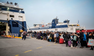Φεύγουν για Πάσχα οι Αθηναίοι – Εικόνες από το λιμάνι του Πειραιά