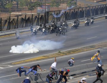 Συγκρούσεις μεταξύ υποστηρικτών του Γκουαϊδό και δυνάμεων ασφαλείας