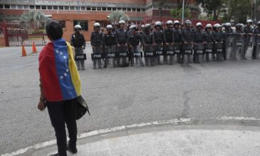 Ο Γκουαϊδό ζητά από το στρατό να πάψει τη στήριξη στον Μαδούρο