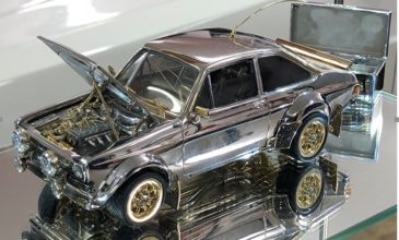 Ένα Ford κατασκευασμένο από χρυσό, διαμάντια και ασήμι