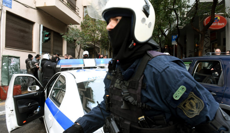 Αστυνομικός εκτός υπηρεσίας «τσάκωσε» δύο πορτοφολάδες στη Θεσσαλονίκη