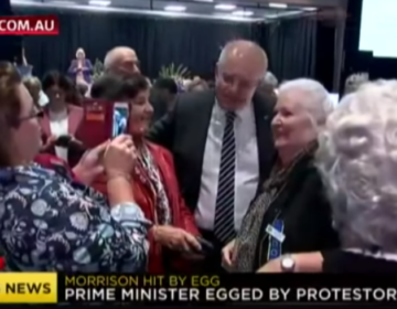 25χρονη πέταξε αυγό στο κεφάλι του Αυστραλού πρωθυπουργού