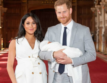 «Βρήκε» το όνομα του βασιλικού μωρού κι έβγαλε 21.000 ευρώ