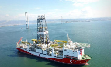 Με συνοδεία πολεμικών πλοίων της Τουρκίας το «Πορθητής» και το «Barbaros»