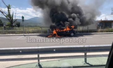 Αυτοκίνητο τυλίχθηκε στις φλόγες στην εθνική οδό