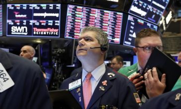 Ο κορονοϊός βυθίζει τη Wall Street