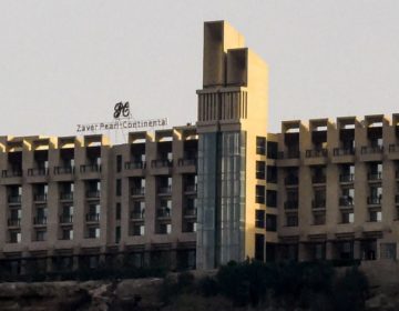 Πέντε νεκροί από επίθεση σε πολυτελές ξενοδοχείο στο Πακιστάν