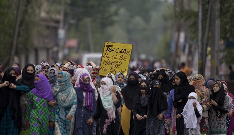 Διαδηλώσεις στο Κασμίρ για τον βιασμό 3χρονου κοριτσιού