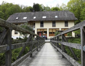 «Θρίλερ» στη Γερμανία με πτώματα σε δωμάτιο ξενοδοχείου