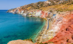 Συνελήφθησαν 17 υπάλληλοι του Δήμου στο νησί της Μήλου για περιβαλλοντική ρύπανση