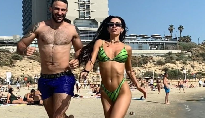 Η Φουρέϊρα, ως άλλη Πάμελα Άντερσον, τρέχει ανέμελη στη παραλία του Τελ Αβίβ