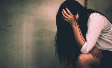 Για βιασμό και εκδικητική πορνογραφία σε βάρος της 23χρονης συντρόφου του διώκεται 32χρονος στον Πύργο