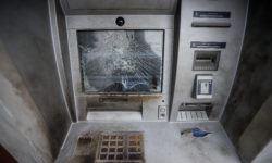 Εγκληματική ομάδα ανατίναζε ΑΤΜ τραπεζών στη Χαλκιδική – Πάνω από 170.000 ευρώ η λεία της