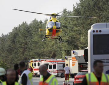 Ένας νεκρός και εξήντα τραυματίες σε τροχαίο στη Γερμανία
