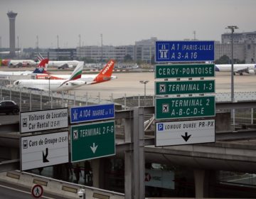 Φοιτητής έκανε φάρσα για βόμβα σε αεροπλάνο για να μην τον επισκεφθούν οι γονείς του