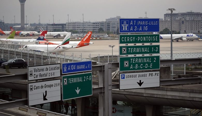 Φοιτητής έκανε φάρσα για βόμβα σε αεροπλάνο για να μην τον επισκεφθούν οι γονείς του